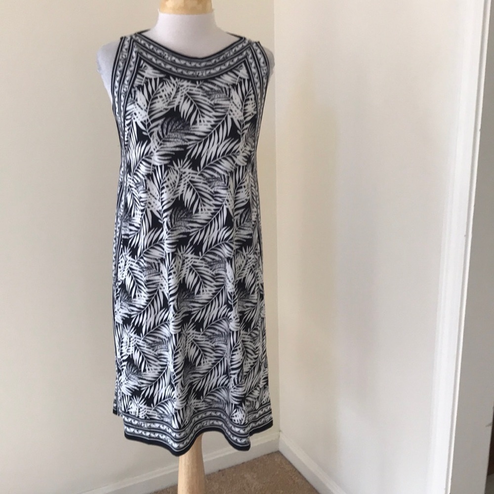 New! Max studio small leaf print boat neck pullover  dress.